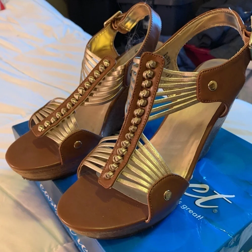 N/A wedge worn heals
